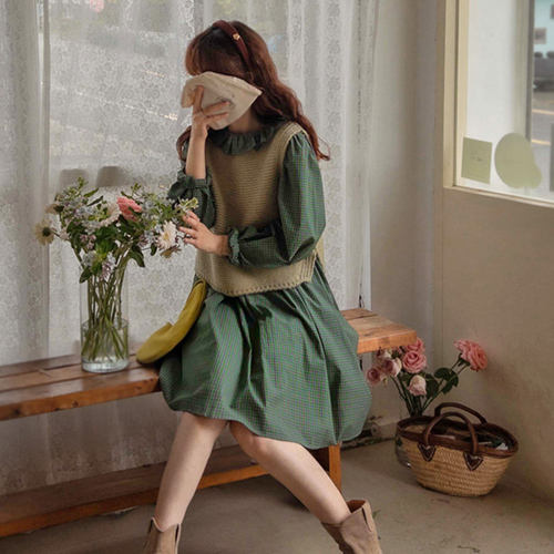 [FW 10,000韩元特惠价] <FONT color=#5a3954>MADE LIN</font> Miss Julie共享领清新衣服[size:F(55~66)]