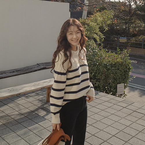 [LABEL] Flory Dangara Kkwabaegi 针织衫 [尺码: F (55~66)]