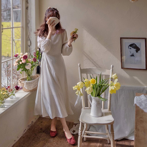 【超值优惠 16,000 韩元】 <FONT color=#5a3954>MADE LIN</font> 【Eye Color】Susanna 花瓣领春季波点飘逸修身短裙【尺码：F(55~66),L(77)】