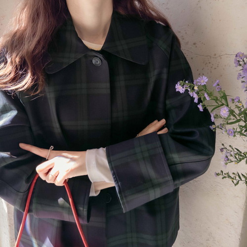 [新品特惠 30,000 韩元] <FONT color=#5a3954>MADE LIN</font> Luciad Season Check Edge Team Styling Short Burberry [尺码: F (55-66)]