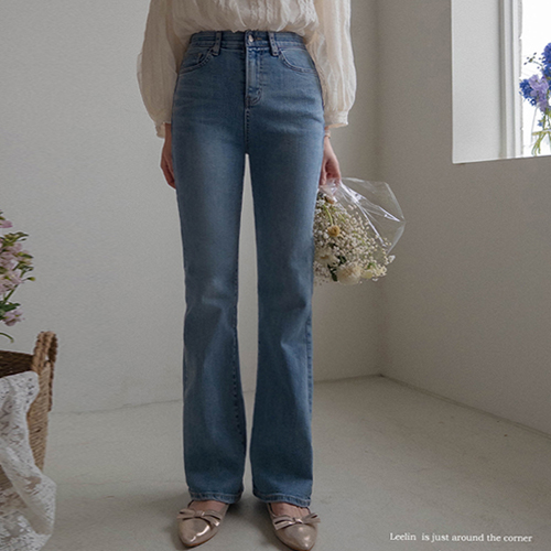 【Majia 特价 6,000 韩元优惠】 <FONT color=#5a3954>MADE PREMIUM</font> Deijin 银洗浅蓝色靴子 隐形束带短裤 [尺码：S、M、L、XL]