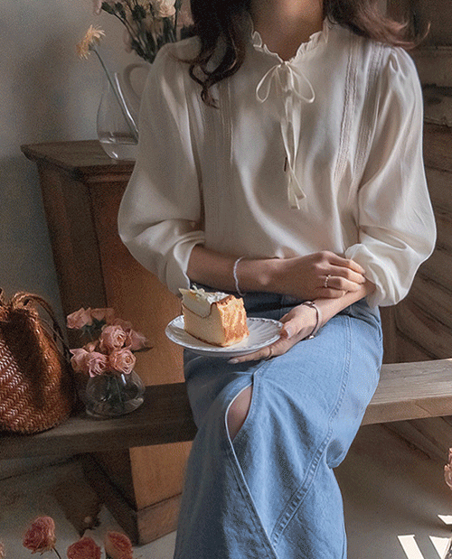 【超值优惠 5,000 韩元】 <FONT color=#5a3954>MADE LIN</font> Elmuse 女士蝴蝶真丝衬衫【尺码：F(55~66)】