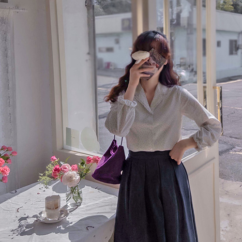【最高特惠价 9,000 韩元折扣】 <FONT color=#5a3954>MADE LIN</font>丝绒小花荷叶边领女装 [尺码:F (55~66)]