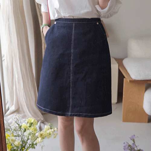 <FONT color=#5a3954>MADE LIN</font> Demuery 牛牛仔色A线条紧身裤[size:S,M]