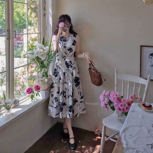 [LABEL] Shreid Flower 优雅边缘修身长裙 [尺码:F(55~66)]
