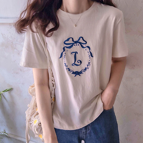 【最高特惠价 3,000 韩元折扣】 <FONT color=#5a3954>MADE LIN</font> Eline 蝴蝶刺绣T恤【尺码:F,1】