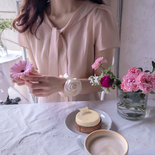 Madrino Tie 夏季天丝奢华美感泡泡袖女衬衫 [尺码: F(55~66)]