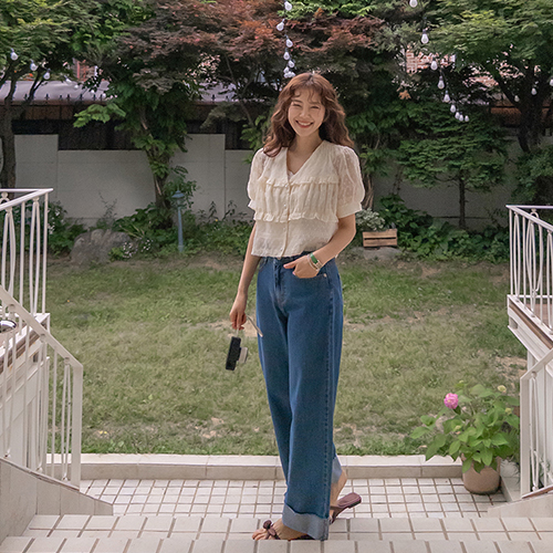 [新品特价5,000韩元折扣] <FONT color=#5a3954>MADE LIN</font> Cheney Popcorn 蕾丝褶皱女式衬衫开口 [尺码: F(55~66)]