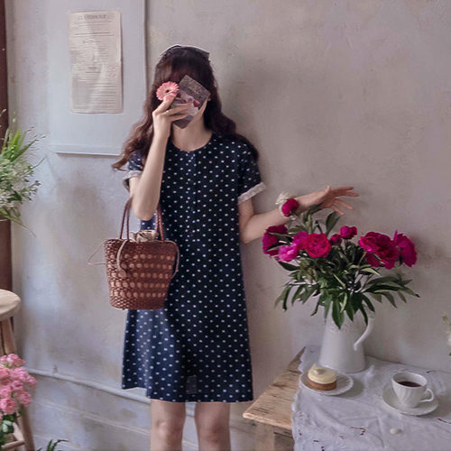 【新品特价 优惠7000韩元】 <FONT color=#5a3954>MADE LIN</font>塞维利亚紫红色圆点开衩裙【尺码:F(55~66)】