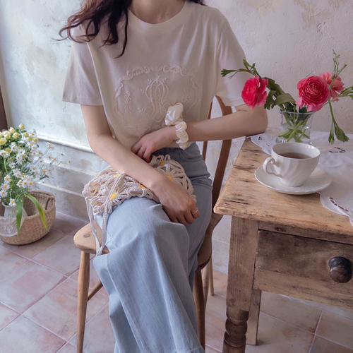 【新品特价 5000韩元折扣】 <FONT color=#5a3954>MADE LIN</font>罗纹蕾丝贴布短袖T恤【尺码:F(55~66)】