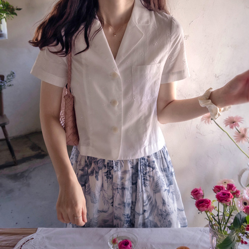 【最高特惠价 8,000 韩元折扣】 <FONT color=#5a3954>MADE LIN</font>舒尔美墨花棉质外套套装 [尺码: F (55~66)]