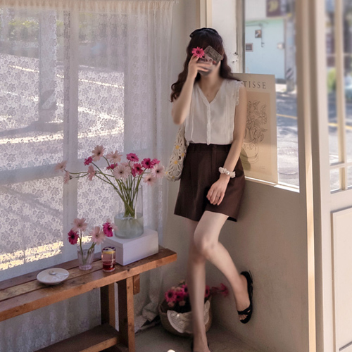 【最高特惠价 3,000 韩元折扣】 <FONT color=#5a3954>MADE LIN</font> Curetta V 褶边轻薄女装 [尺码: F (55~66)]