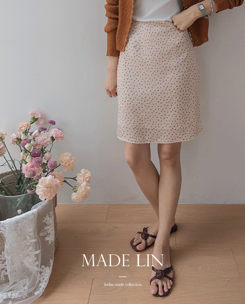 【最高特惠价 4,000 韩元折扣】 <FONT color=#5a3954>MADE LIN</font>莎黛莉 小花真丝中裙 [尺码: S, M]