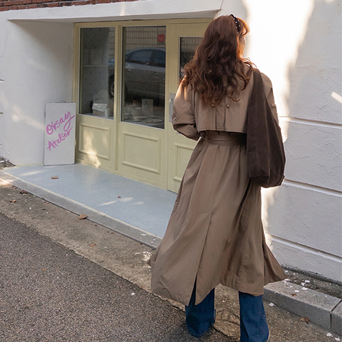 【特价优惠20,000韩元】 <FONT color=#5a3954>MADE LIN</font> Moer 金扣湿润沙沙作响风衣【尺码：女款(55~77)】