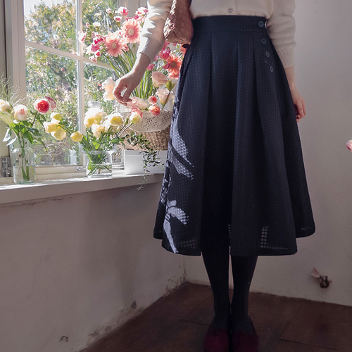 【新品特惠 10,000韩元】 <FONT color=#5a3954>MADE LIN</font> Allien 侧扣尖头白色半身裙【尺码:F (55~66)】