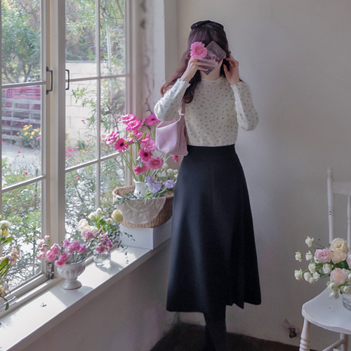 Roet 柔软的氨纶衬里和修身剪裁的裙子 [尺码：S (55~66), F (77)]