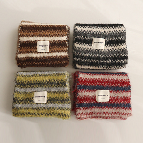 舒适的晚间配套单色头巾