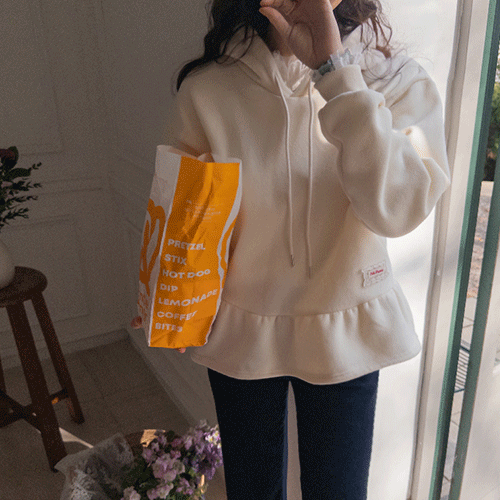 [LABEL] Roika 爱心边迷你蕾丝尖角帽 T 恤 [尺码：F (55-66)]