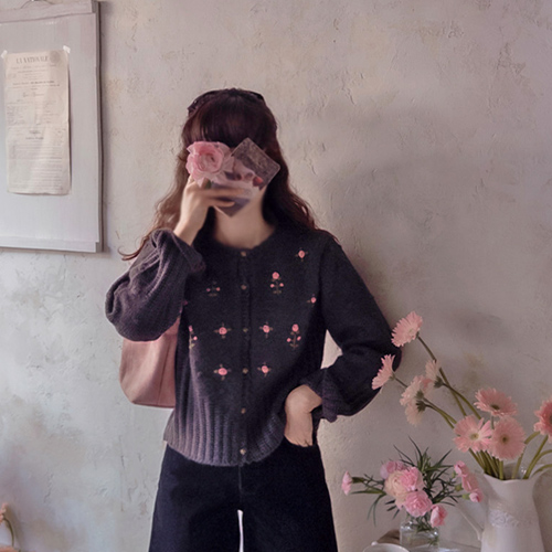 Catherine 3D花朵柔软保暖蓬松开衫 [尺码：F (55-66)]