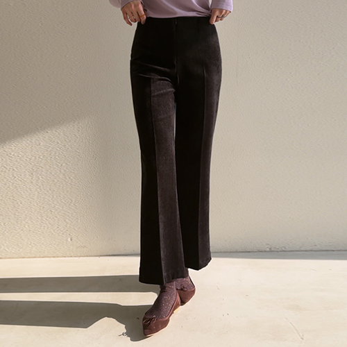 【新品特价，立减6000韩元】 <FONT color=#5a3954>MADE LIN</font> Pomay 柔软抓绒半喇叭短裤【尺码：S、M、L】