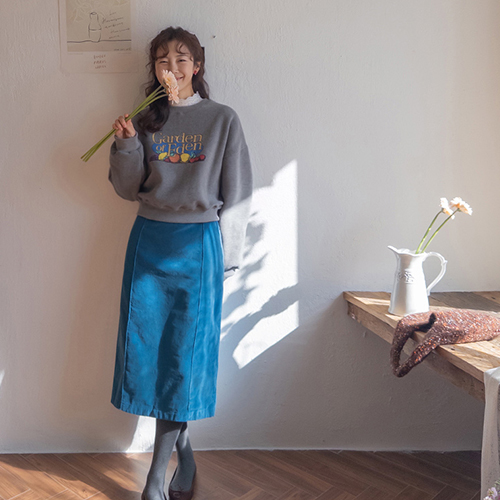 书呆子风毛绒侧开衩后背系带浅色长裙 [尺码：F (55-66)]