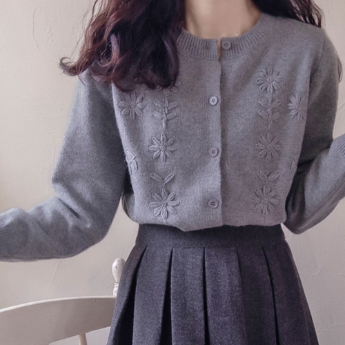 Jenica 3D立体花朵刺绣柔软保暖开襟衫 [尺码：F(55~66)]