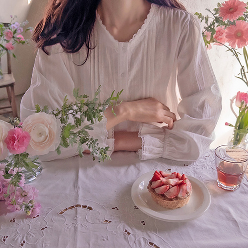 Roseni 蕾丝 波领平塔克可爱女装 [尺码: F(55~66)]