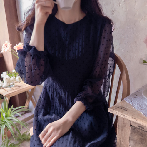 【新品特价，立减10,000韩元】 <FONT color=#5a3954>MADE LIN</font> Sanderlin 植绒花朵圆点真丝缎半身裙【尺码：F(55~66)】