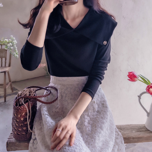 Roykara 金色吊坠柔软板修身T恤 [尺寸: F(55~66)]