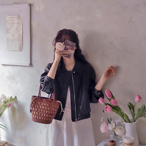 Andkara A-point 柔软精致的皮夹克 [尺码：F (55~66)]