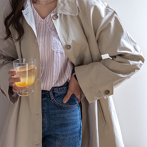 Merin Raglan 单排扣 A 字型大衣，带袢带细节和后背褶裥 [尺码：F(55~66.5)]