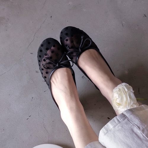 Superina 圆头透明鞋，款式时尚