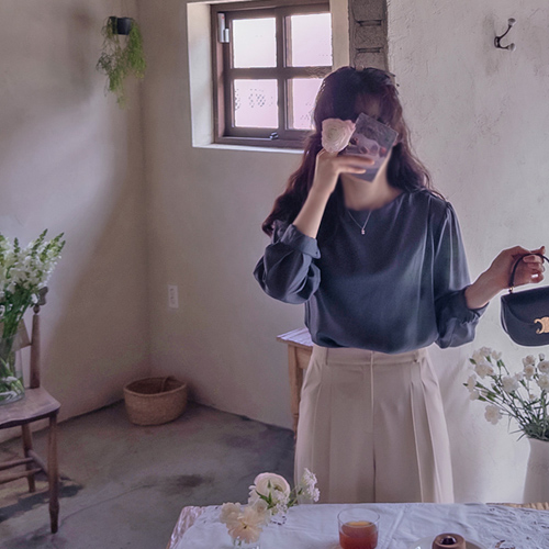 Jace 丝滑天丝肩部褶皱精致修身女式上衣 [尺码：F(55~66)]