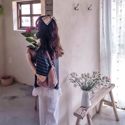 Itsudangara 可爱波浪蕾丝彩色T恤 [尺码：F(55~66)]