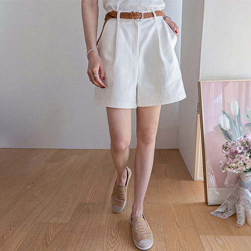 Purind 精致轮廓褶裥棉质短裤 [尺码：S、M]