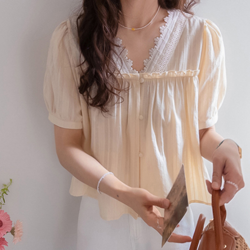 Rijuni 精致蕾丝褶皱女式衬衫，纹理细腻 [尺码：F(55~66.5)]
