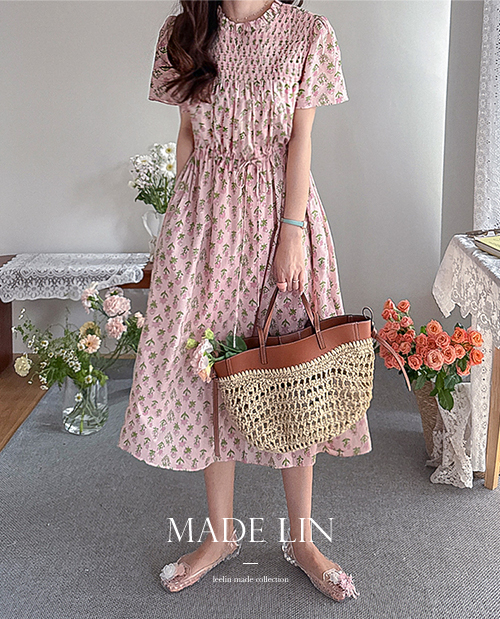 【新品特惠，立减5000韩元】 <FONT color=#5a3954>MADE LIN</font> Selier 花朵烟熏半身裙【尺码：F(55~66)】