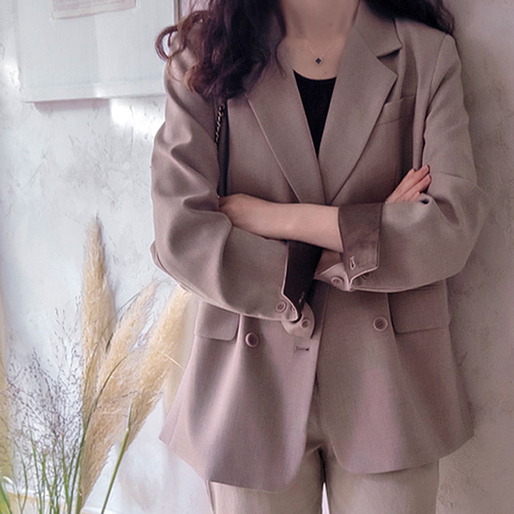 【预购特惠价 15%】粘胶绒面革撞色光滑线条高品质外套【尺码：女款(55~66)】